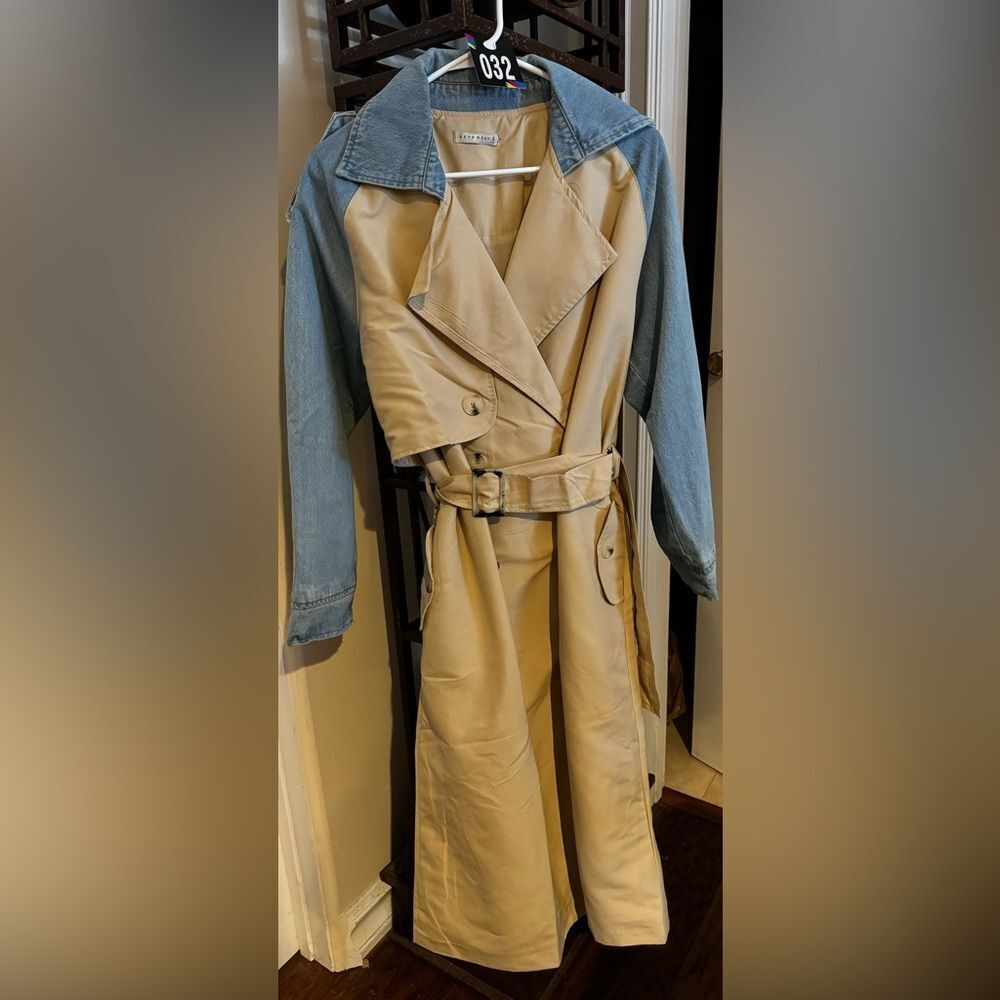 032. Trench Coat Jacket beige with denim sleeve - Picture 11 of 11